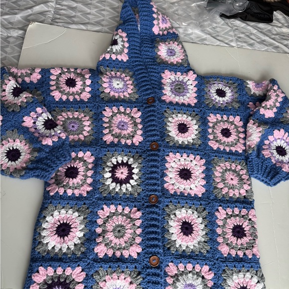 New women's crochet handmade xl granny square longer cardigan with buttons - Picture 9 of 13